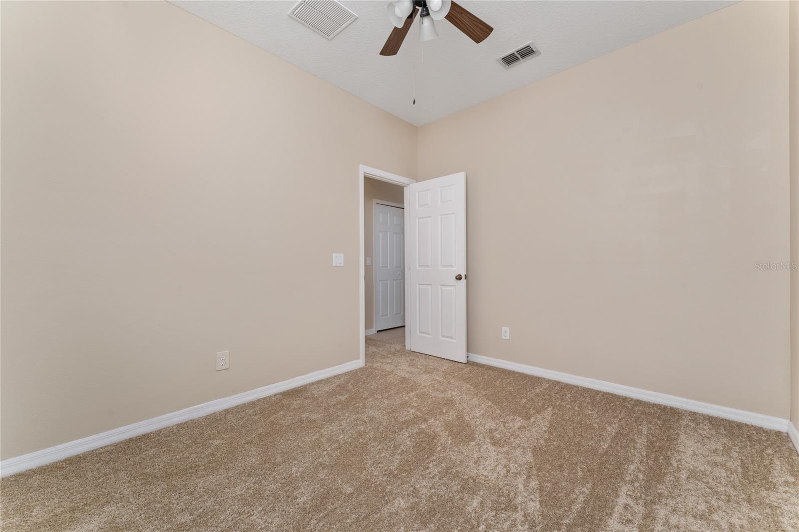 Image 21 of 38 For 10076 Kimble Field Way