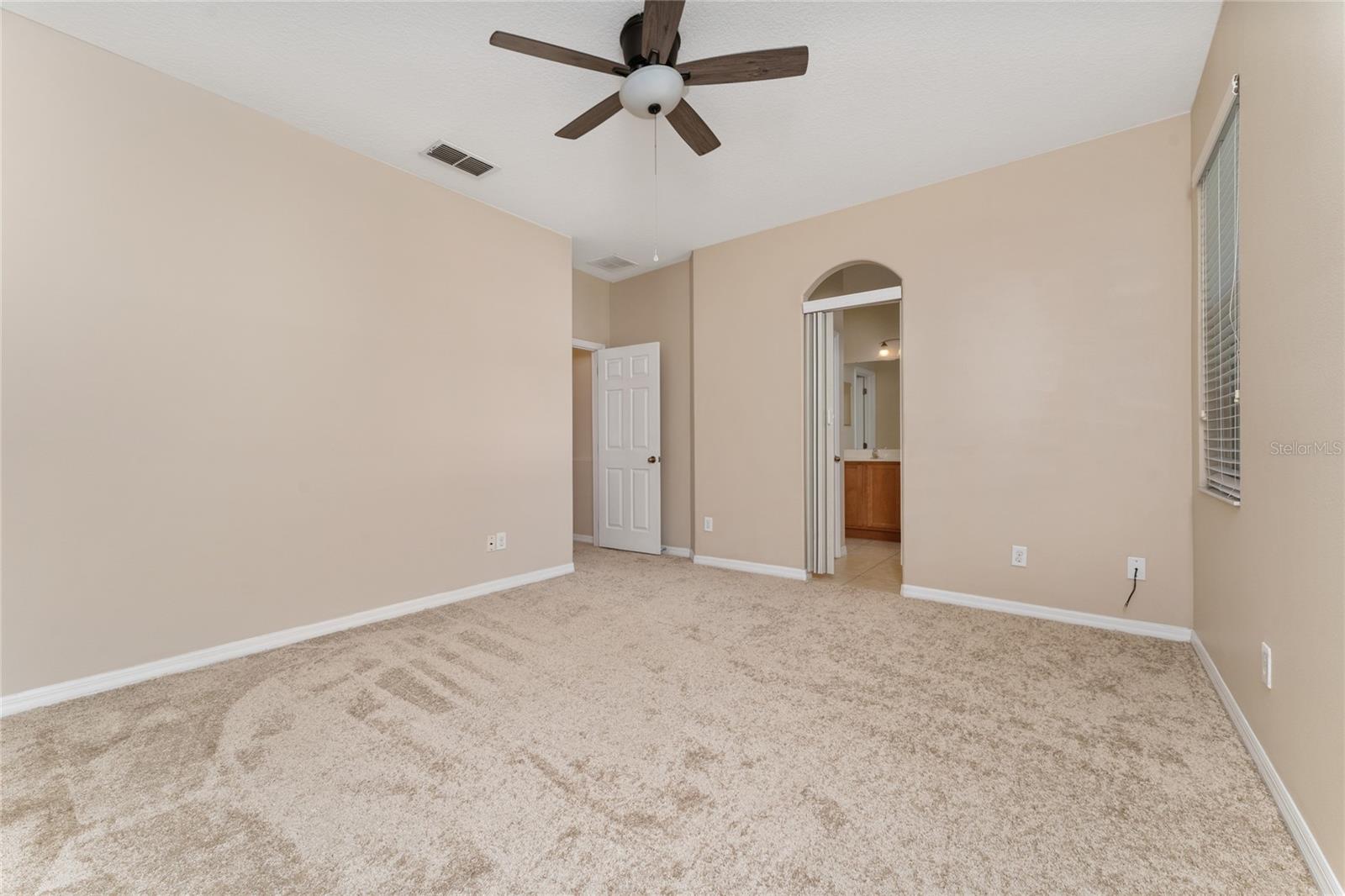 Image 23 of 38 For 10076 Kimble Field Way