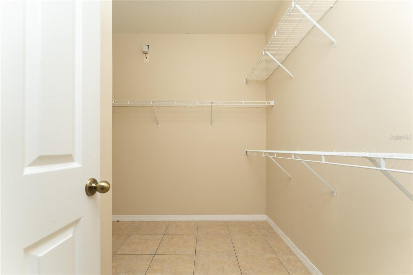 Image 26 of 38 For 10076 Kimble Field Way