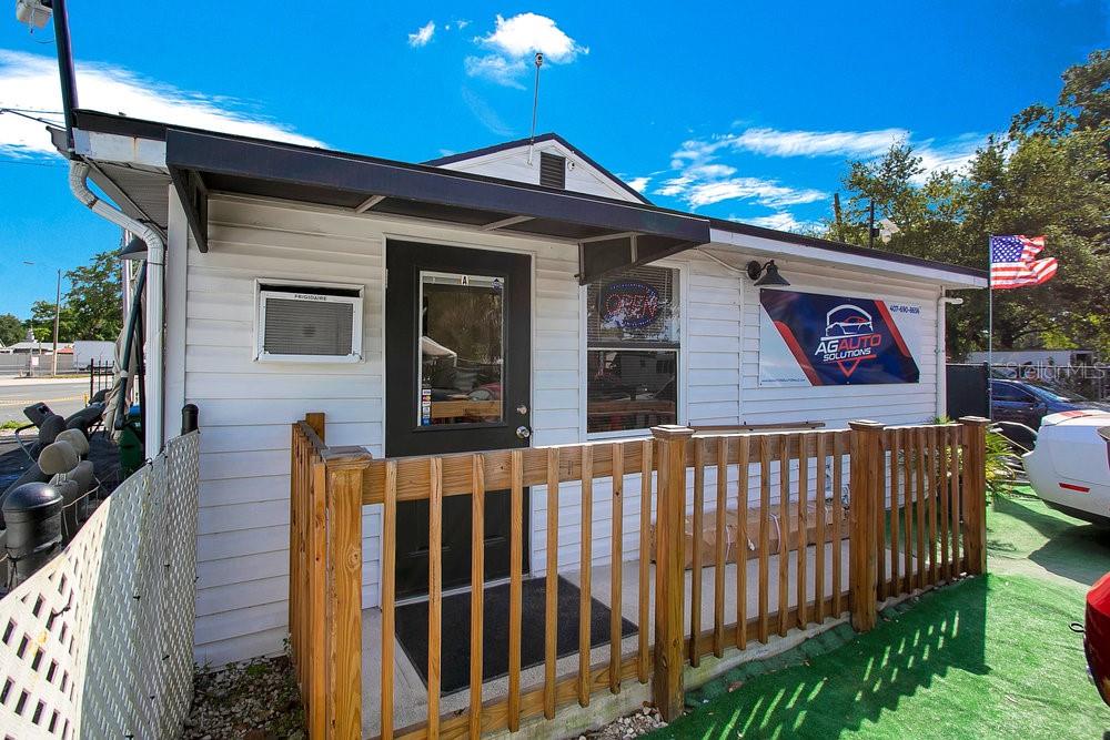 Listing photo id 10 for 805 Cypress Street