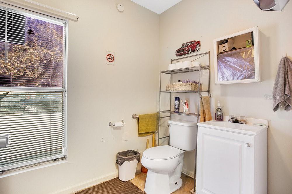 Listing photo id 15 for 805 Cypress Street