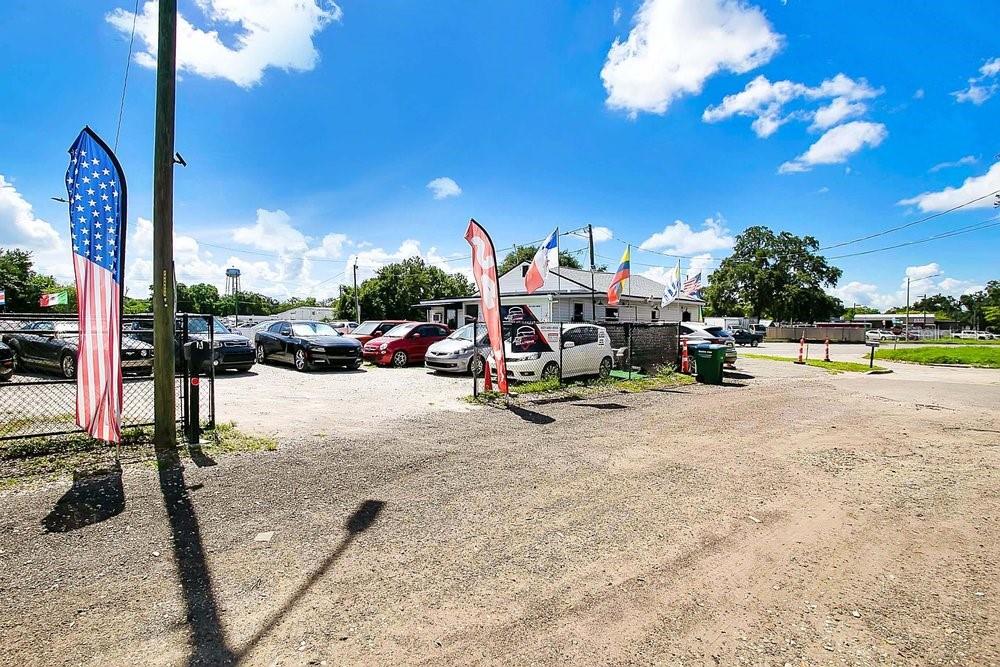 Listing photo id 18 for 805 Cypress Street