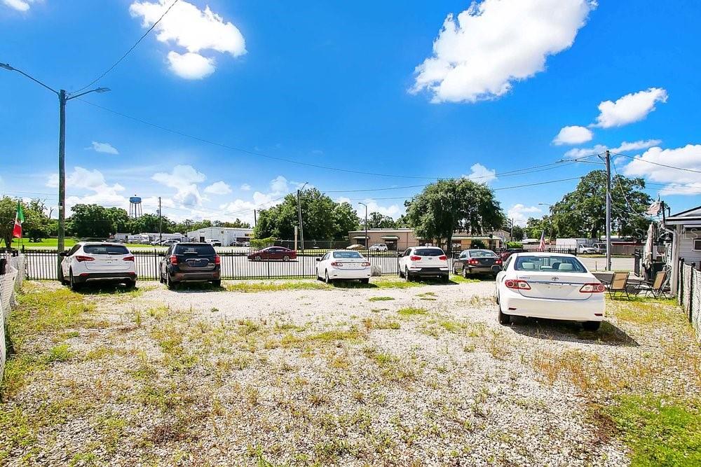 Listing photo id 19 for 805 Cypress Street