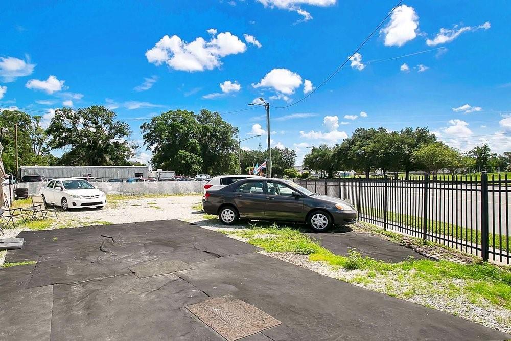 Listing photo id 22 for 805 Cypress Street