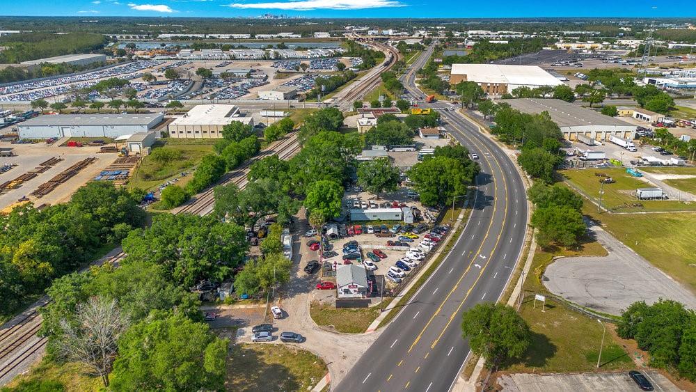Listing photo id 31 for 805 Cypress Street