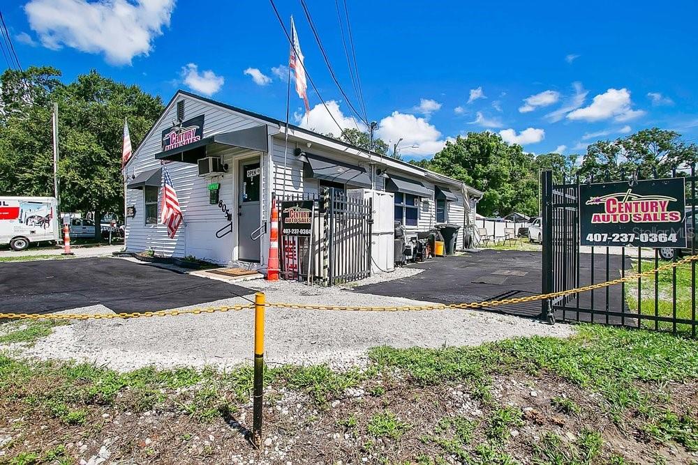 Listing photo id 4 for 805 Cypress Street