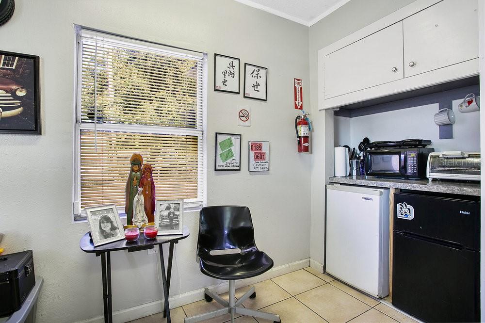 Listing photo id 5 for 805 Cypress Street