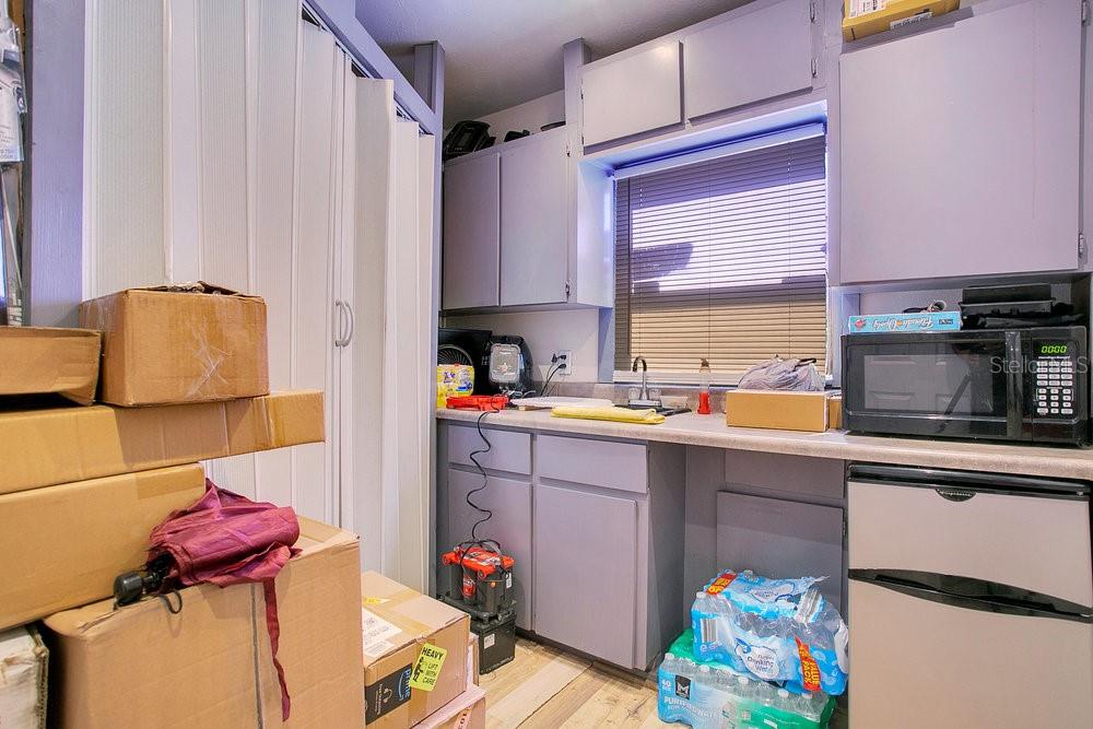 Listing photo id 7 for 805 Cypress Street