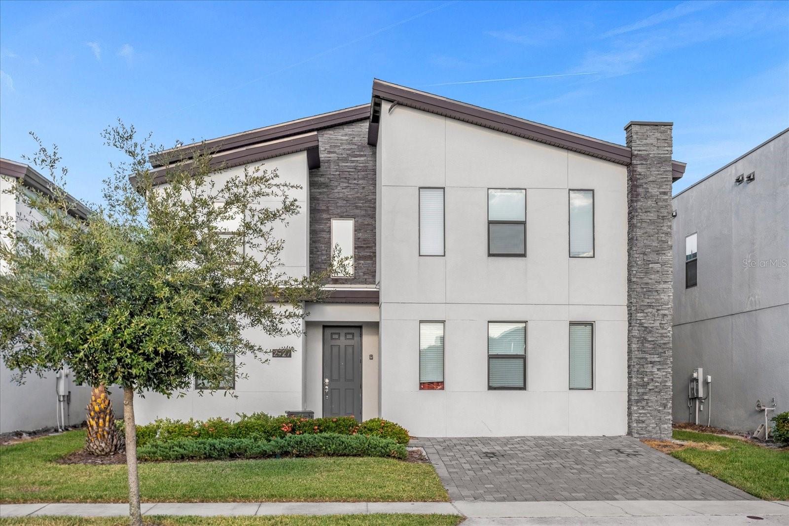 Image 2 of 56 For 2927 Fable Street