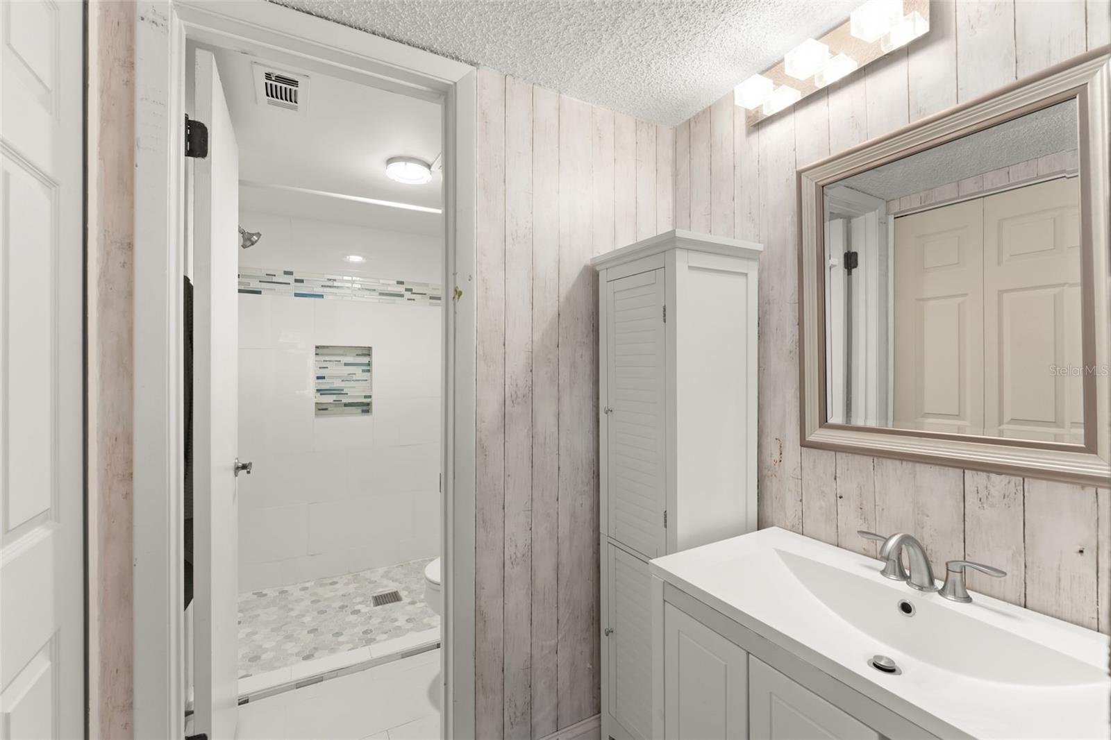Image 15 of 25 For 3475 Flossmoor Avenue 103