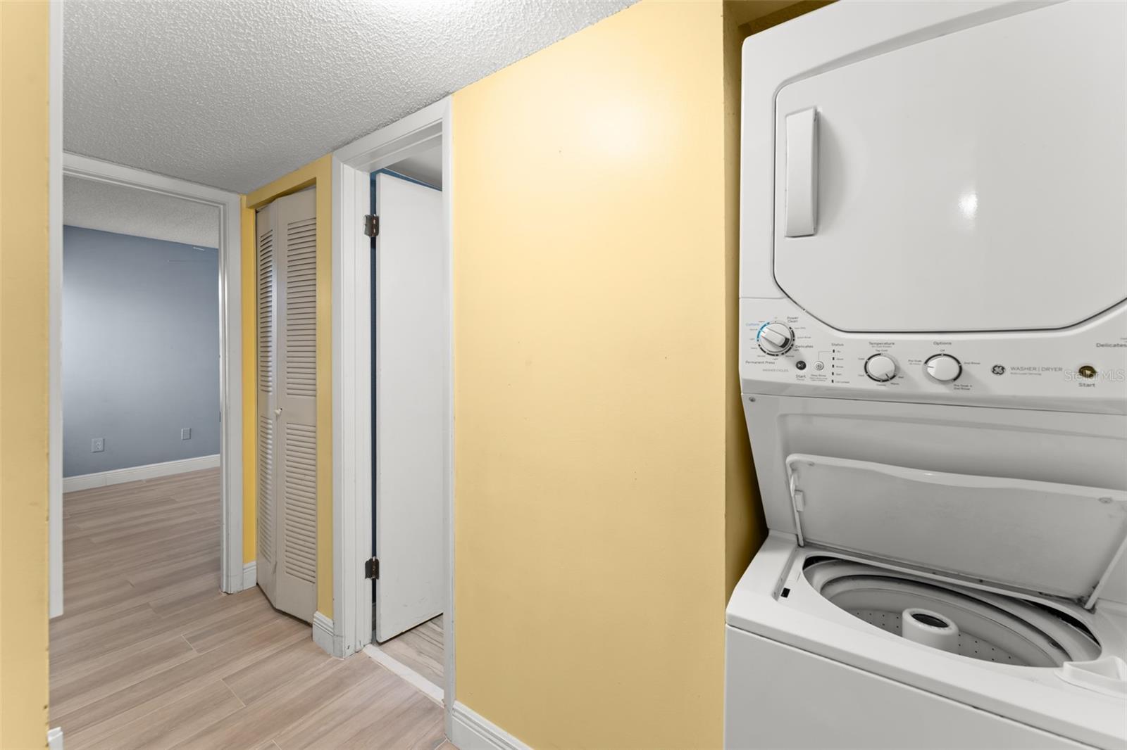 Image 18 of 25 For 3475 Flossmoor Avenue 103