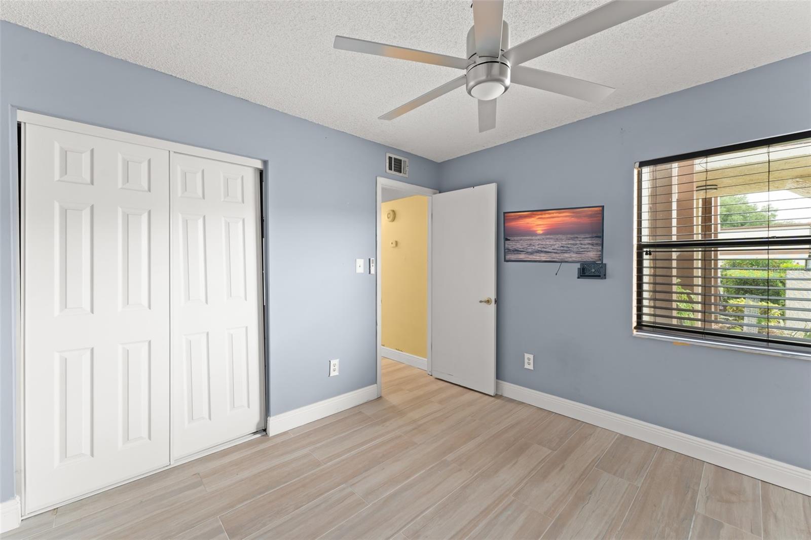 Image 20 of 25 For 3475 Flossmoor Avenue 103