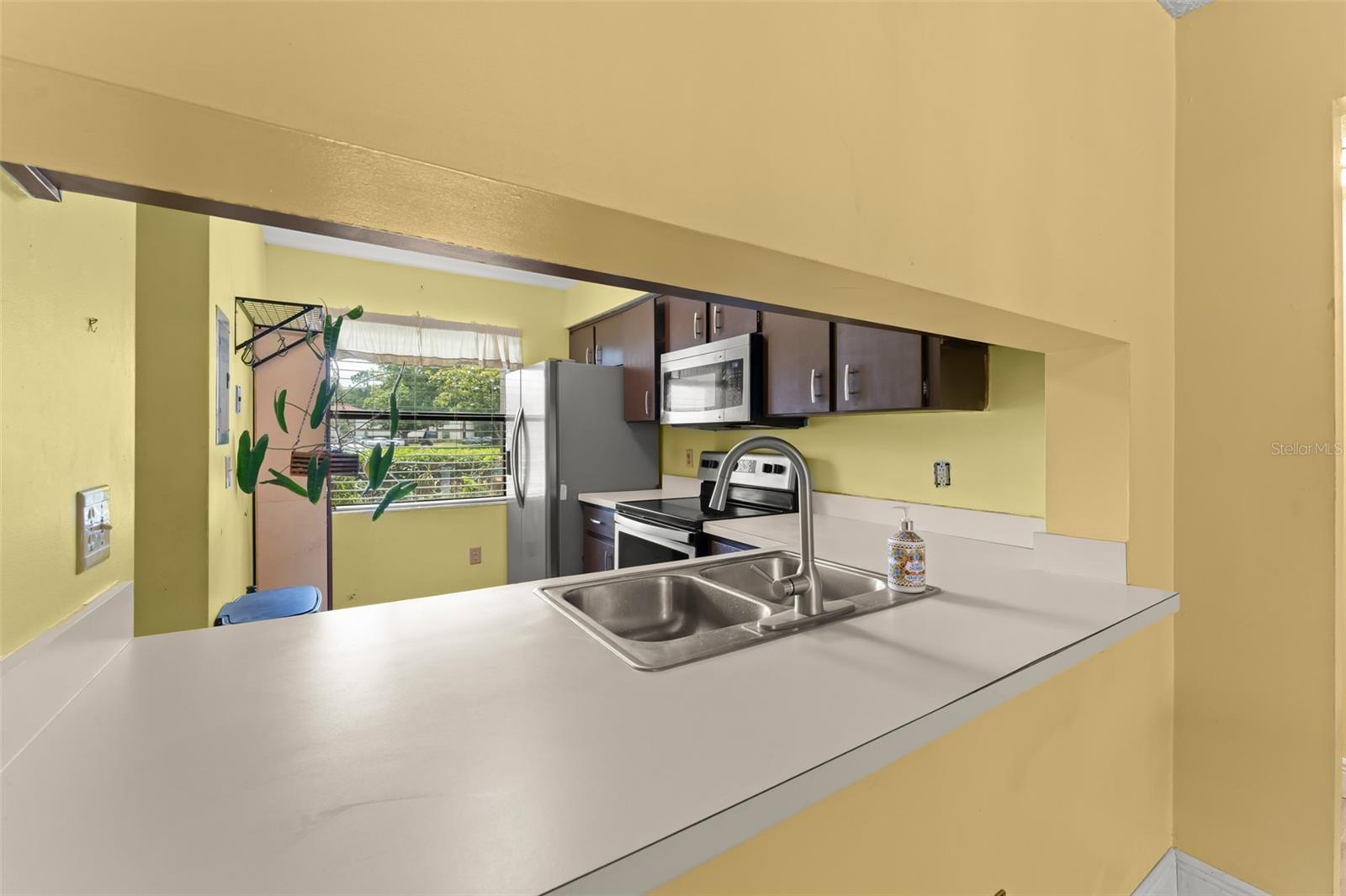 Image 6 of 25 For 3475 Flossmoor Avenue 103
