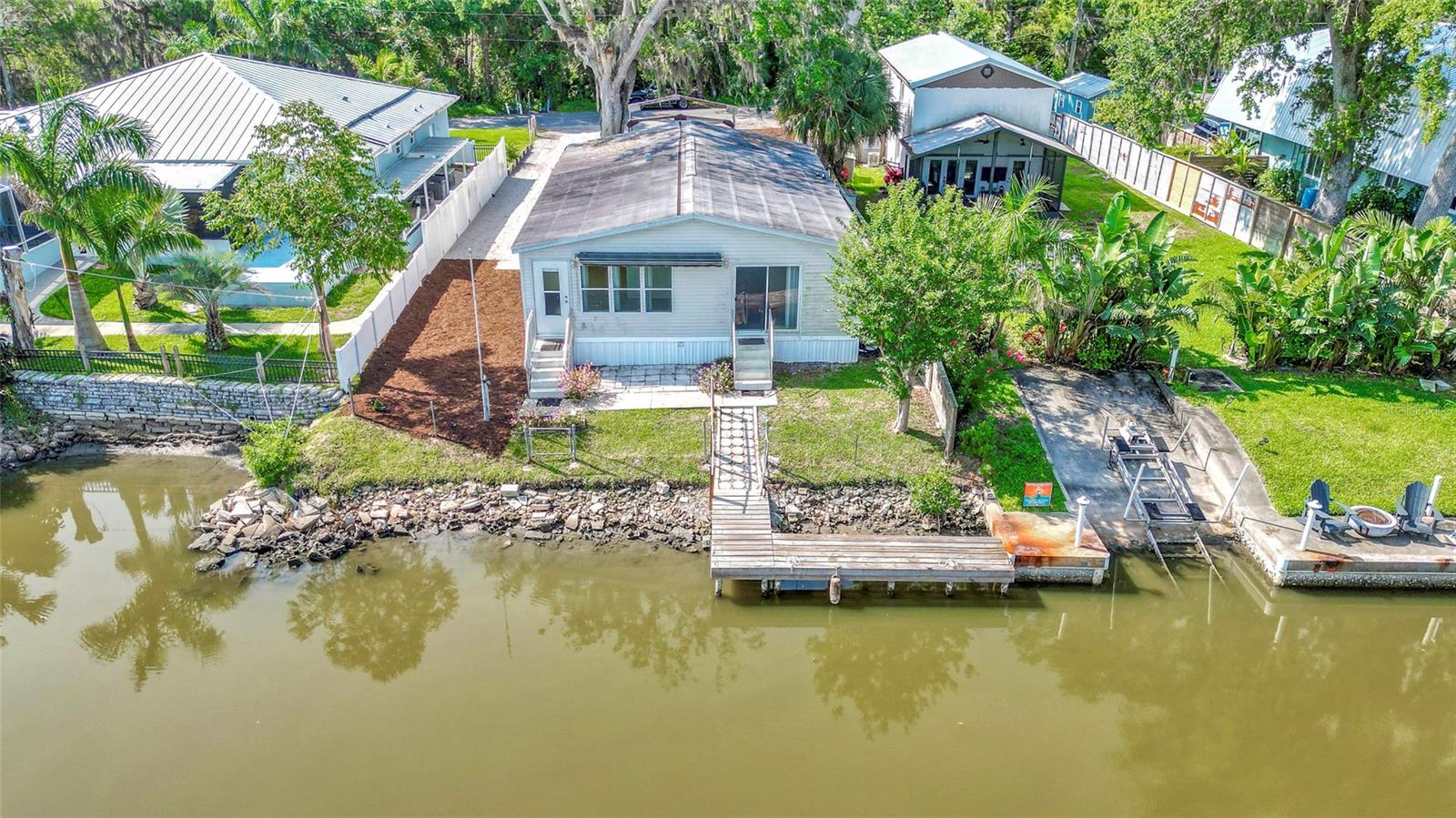 Listing photo id 0 for 238 Indian Creek Road