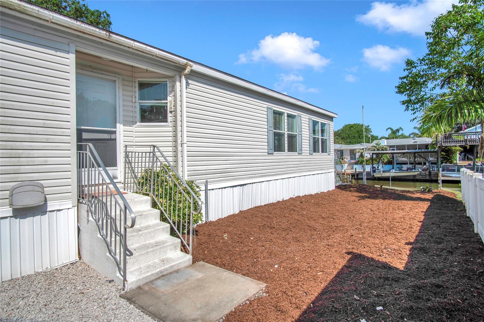 Listing photo id 2 for 238 Indian Creek Road