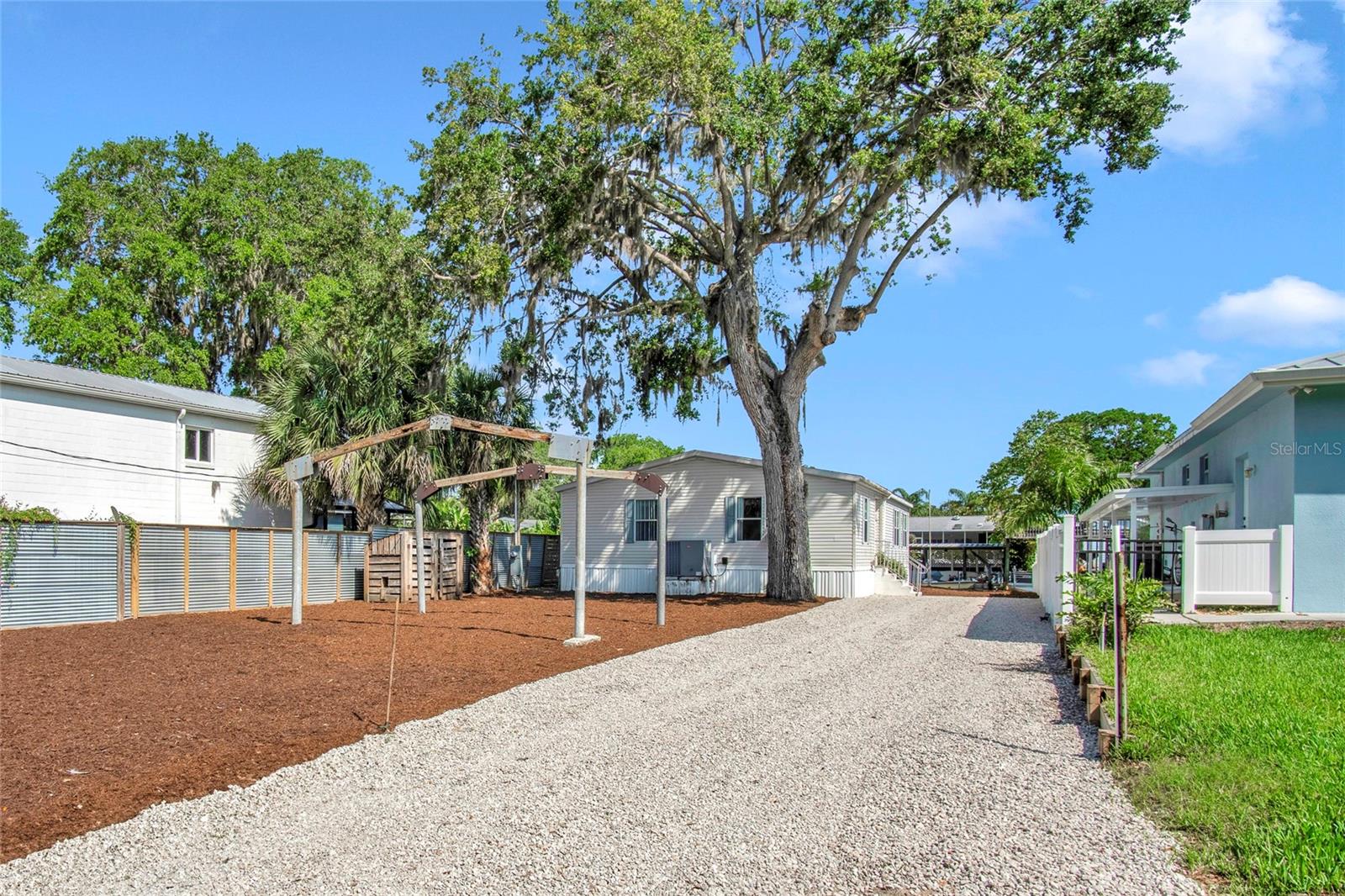 Listing photo id 4 for 238 Indian Creek Road