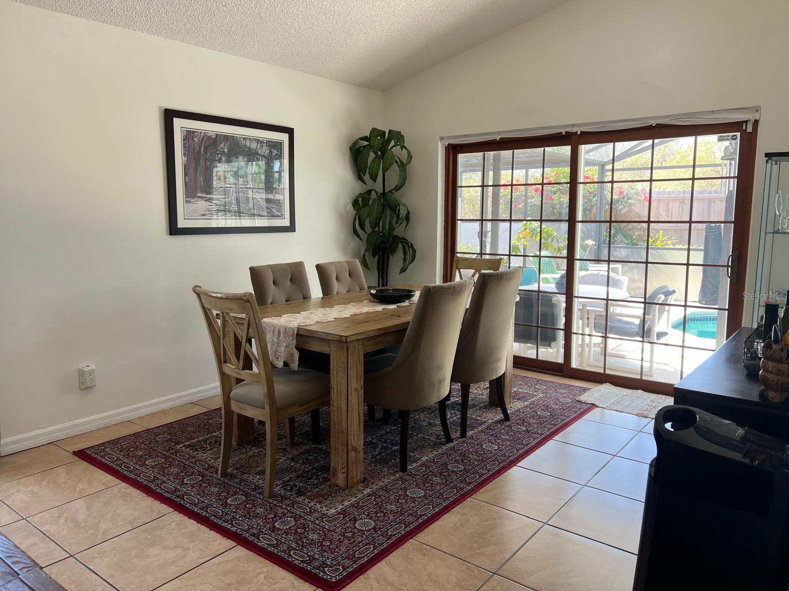 Image 11 of 84 For 340 Haversham Way