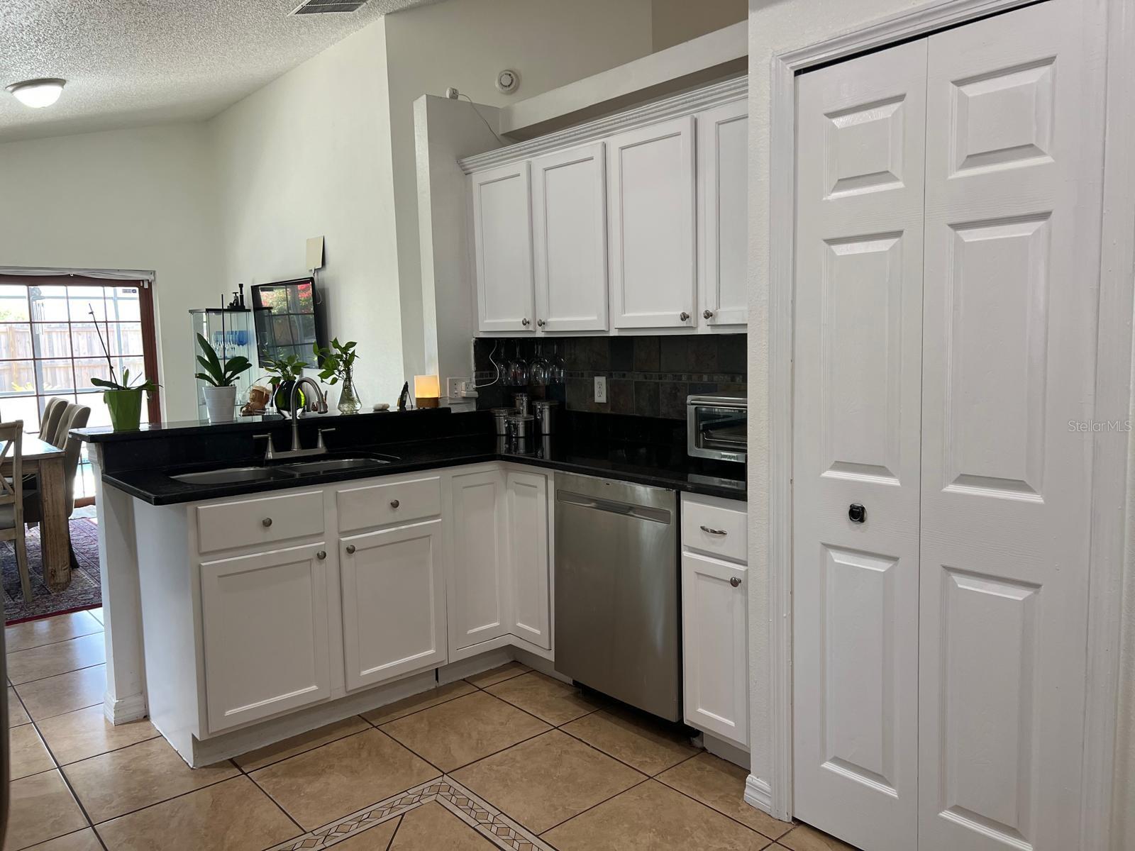 Image 16 of 84 For 340 Haversham Way