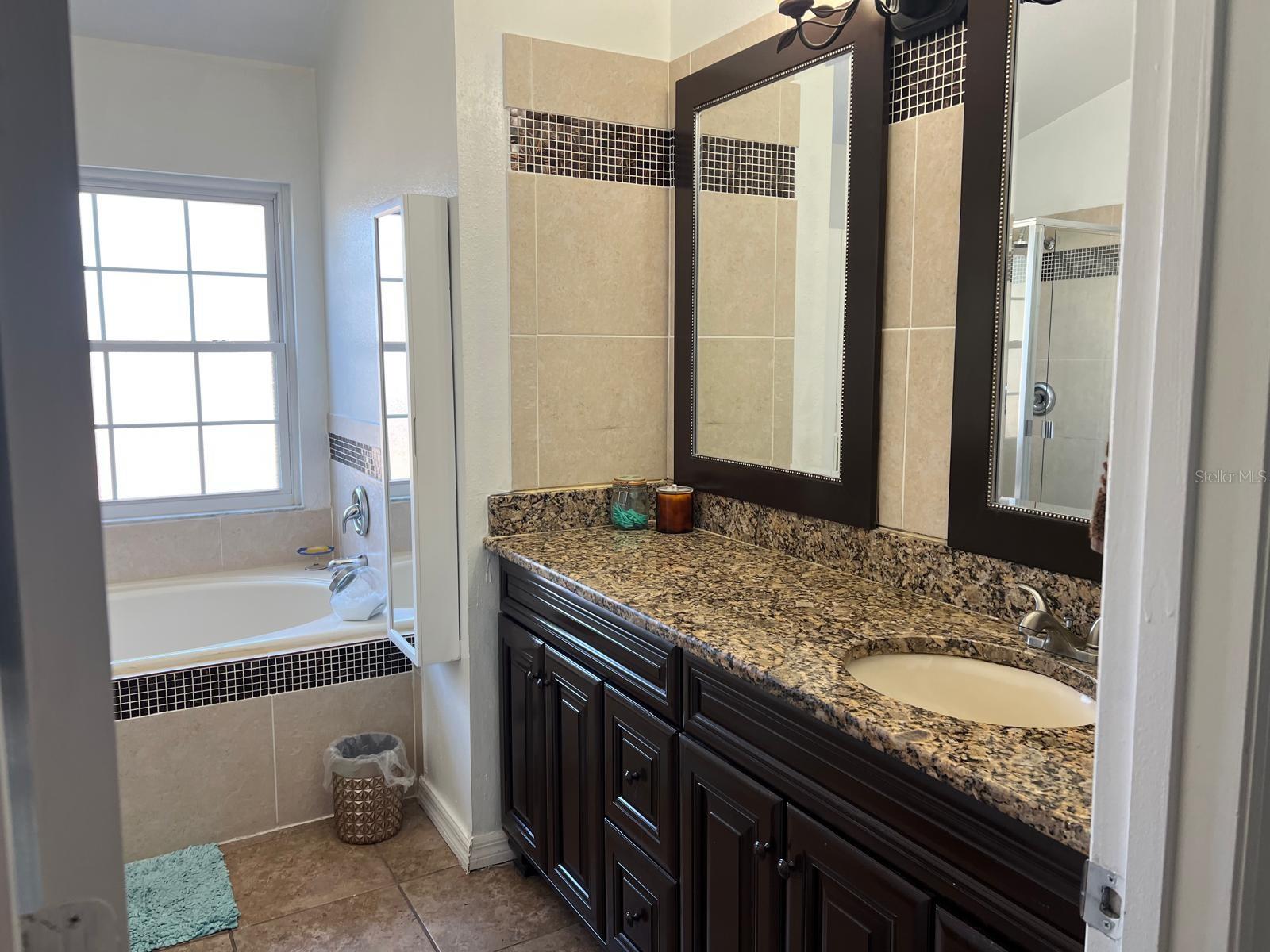 Image 32 of 84 For 340 Haversham Way