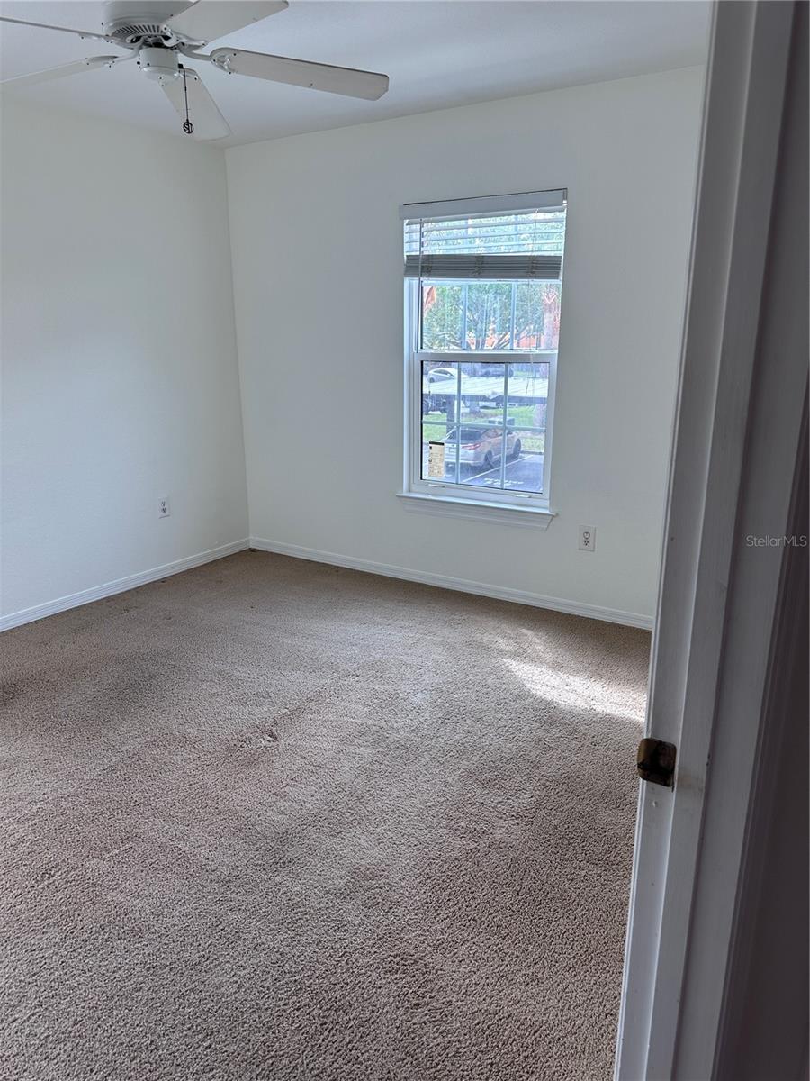 Image 10 of 13 For 5467 Vineland Road 6201