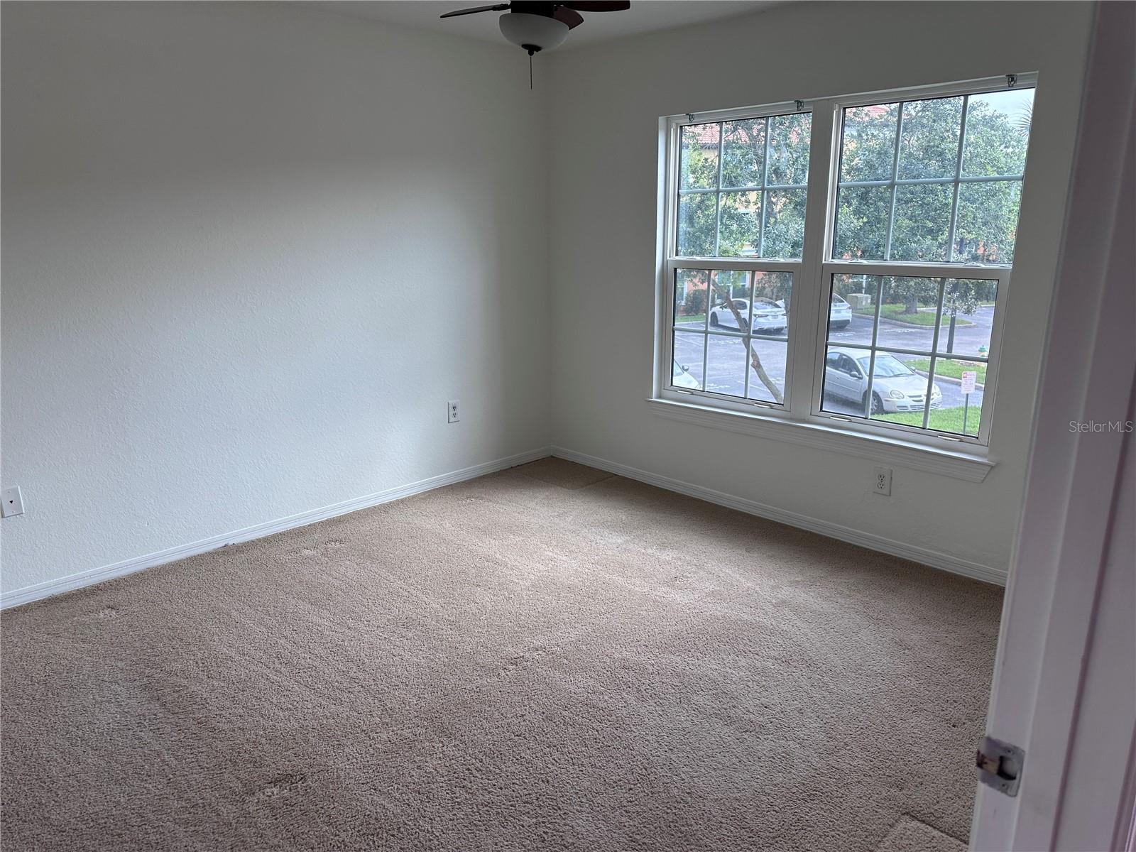 Image 7 of 13 For 5467 Vineland Road 6201