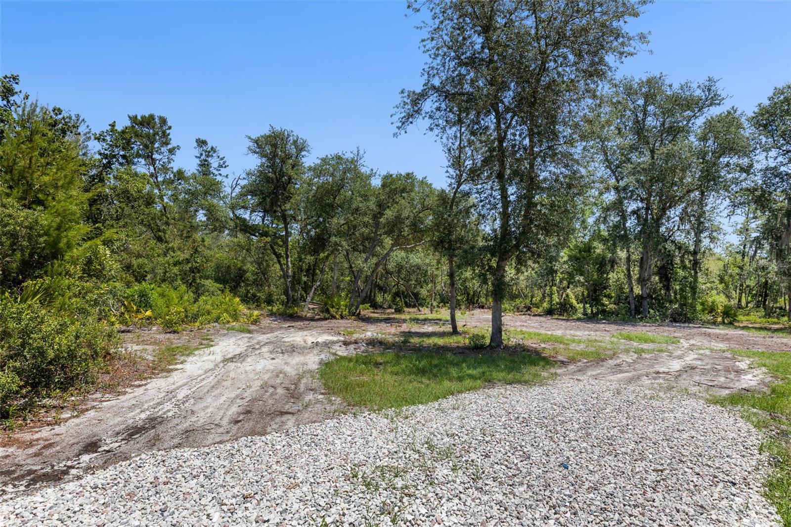 Image 18 of 31 For 38020 Cottonwood Trail