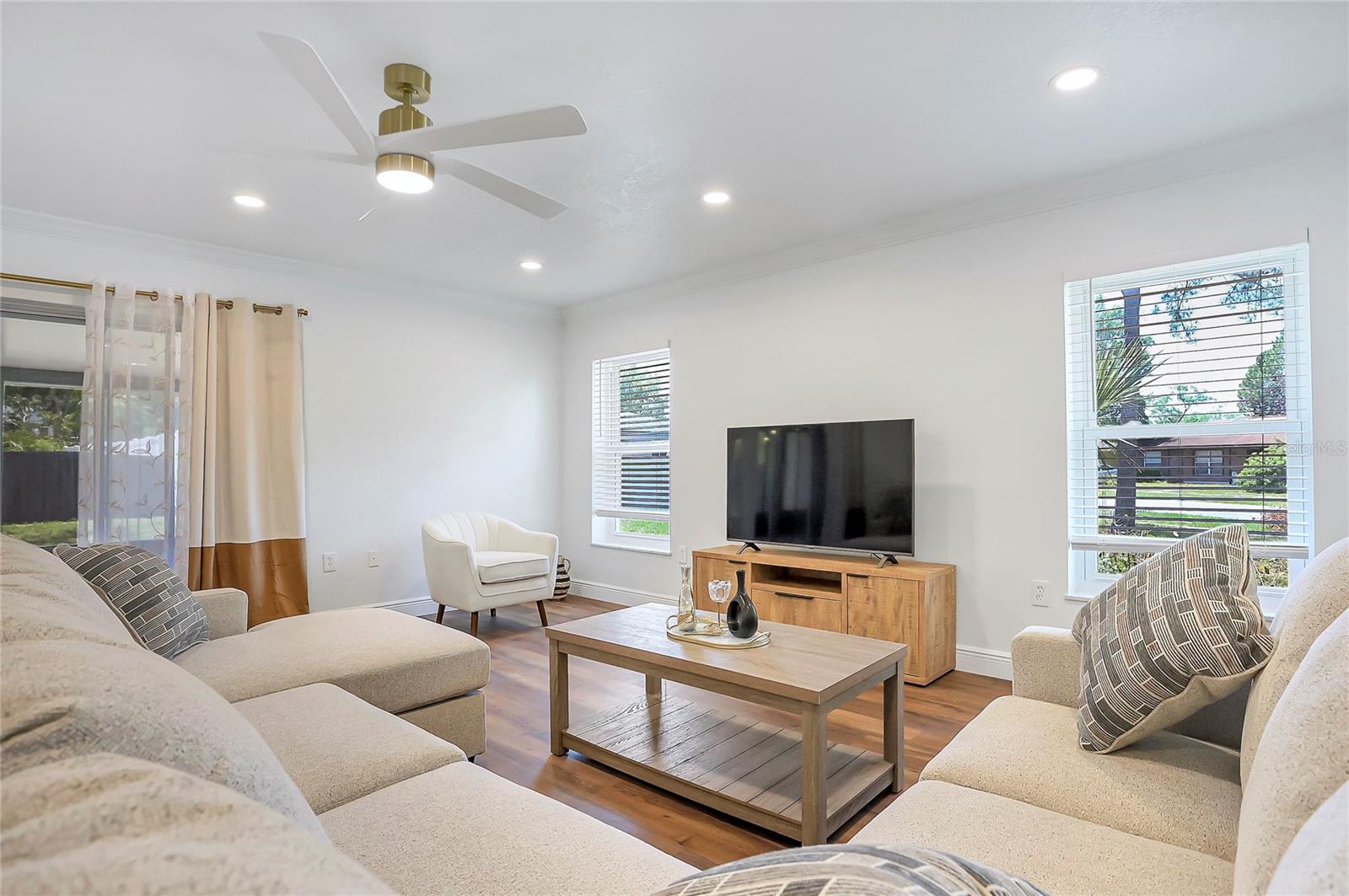 Image 12 of 36 For 6700 Tamarind Circle