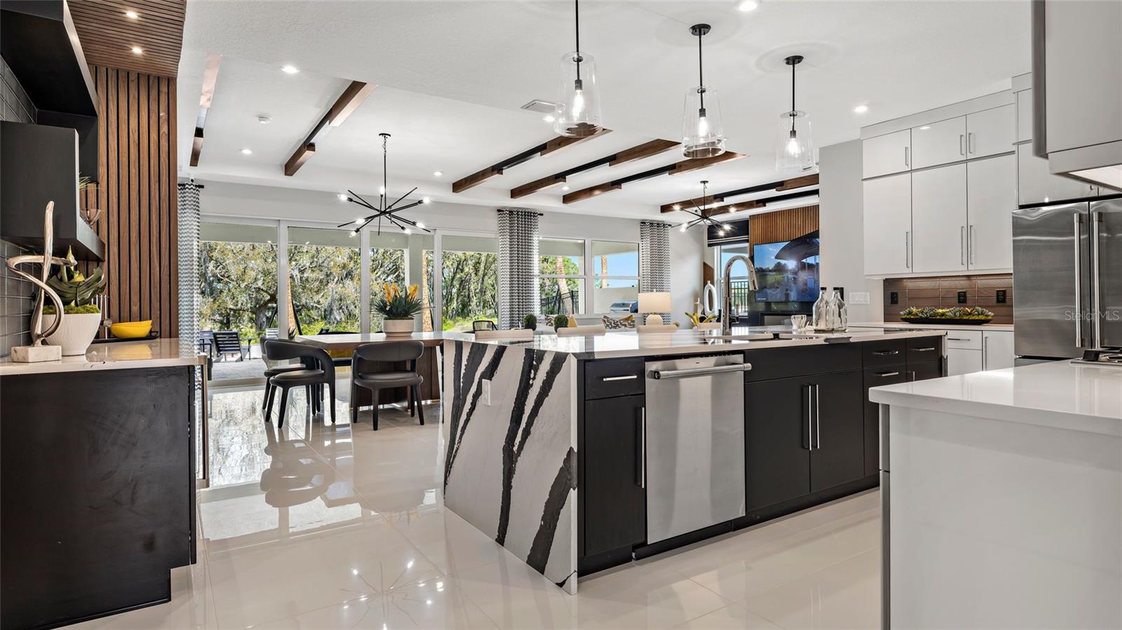 Image 3 of 32 For 960 Club Cresswind Drive