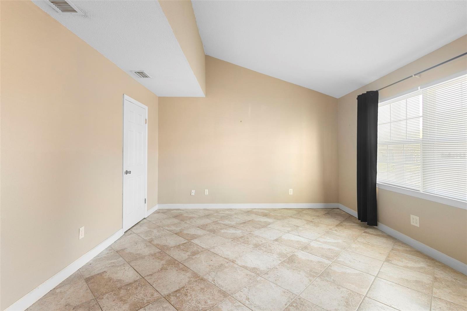 Image 4 of 19 For 2302 Park Avenue