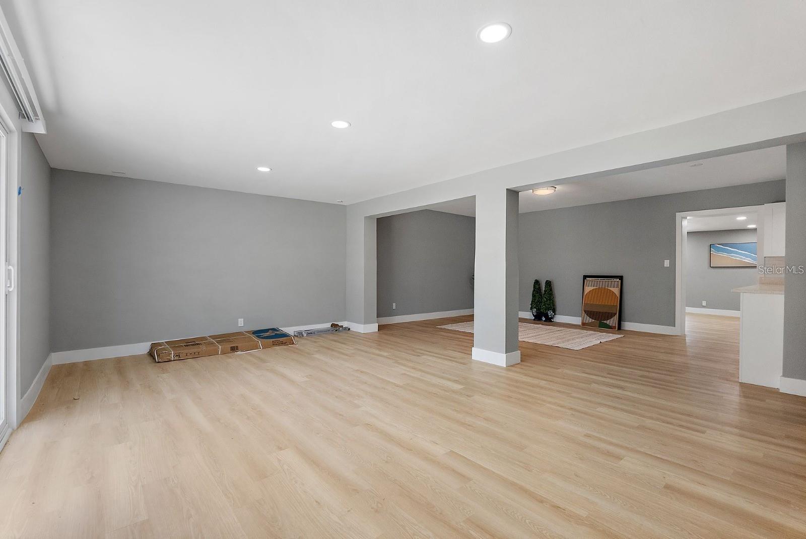Image 15 of 31 For 3926 Helena Street Ne