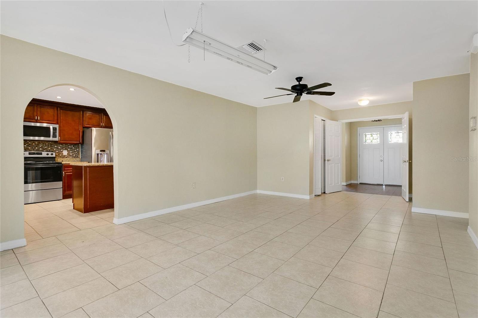 Image 4 of 29 For 3217 Castle Oak Avenue