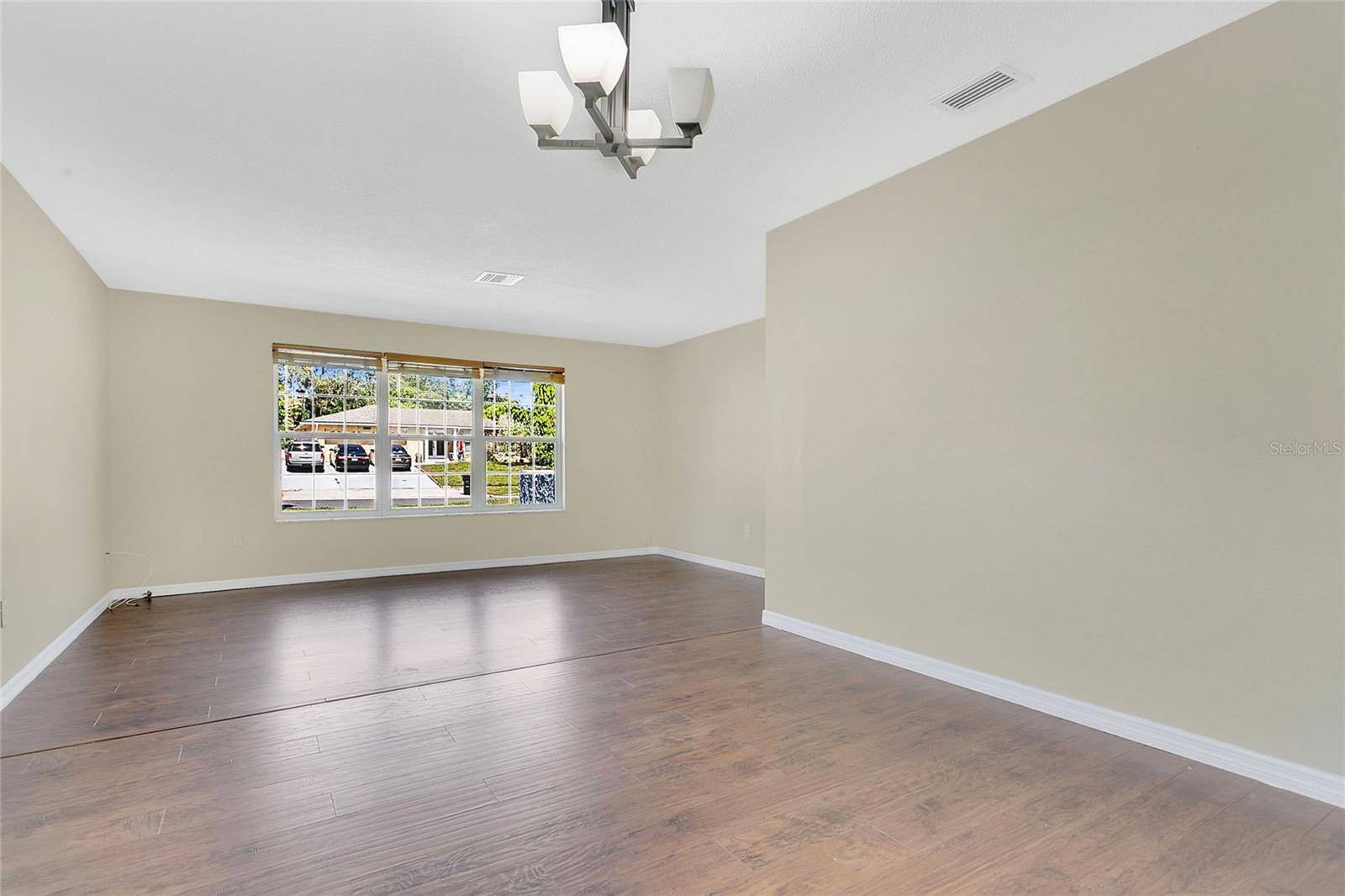 Image 8 of 29 For 3217 Castle Oak Avenue