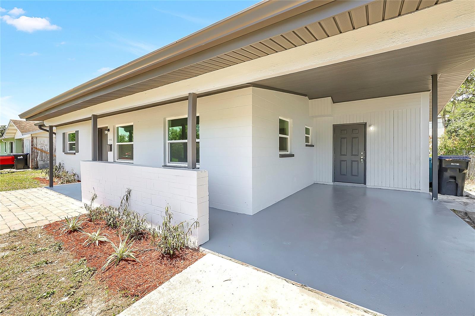 Image 4 of 27 For 1118 Roberta Avenue