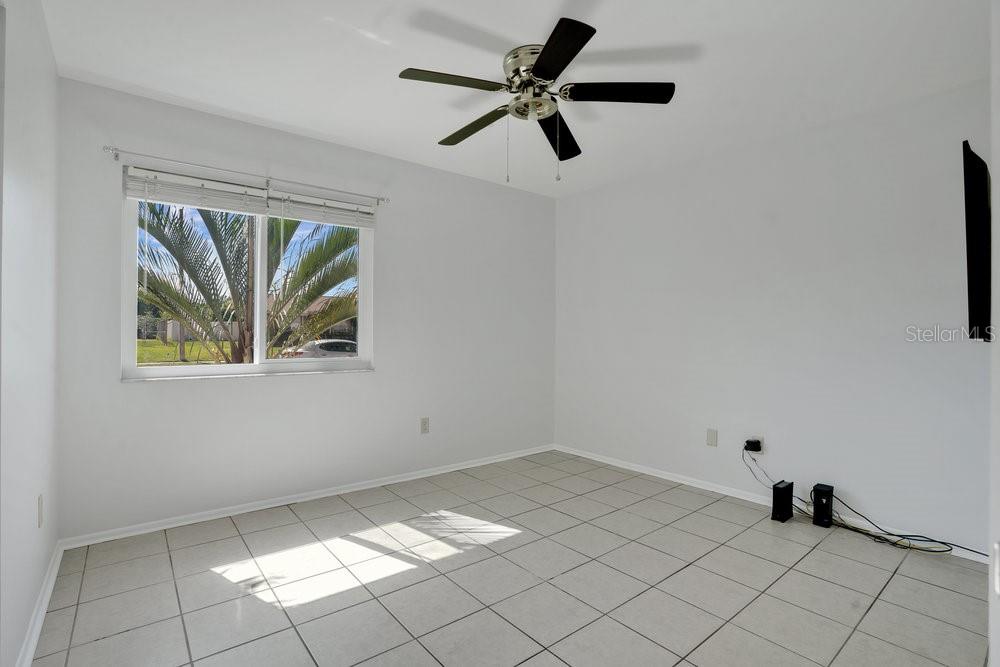 Image 15 of 24 For 950 Gatewood Court Ne