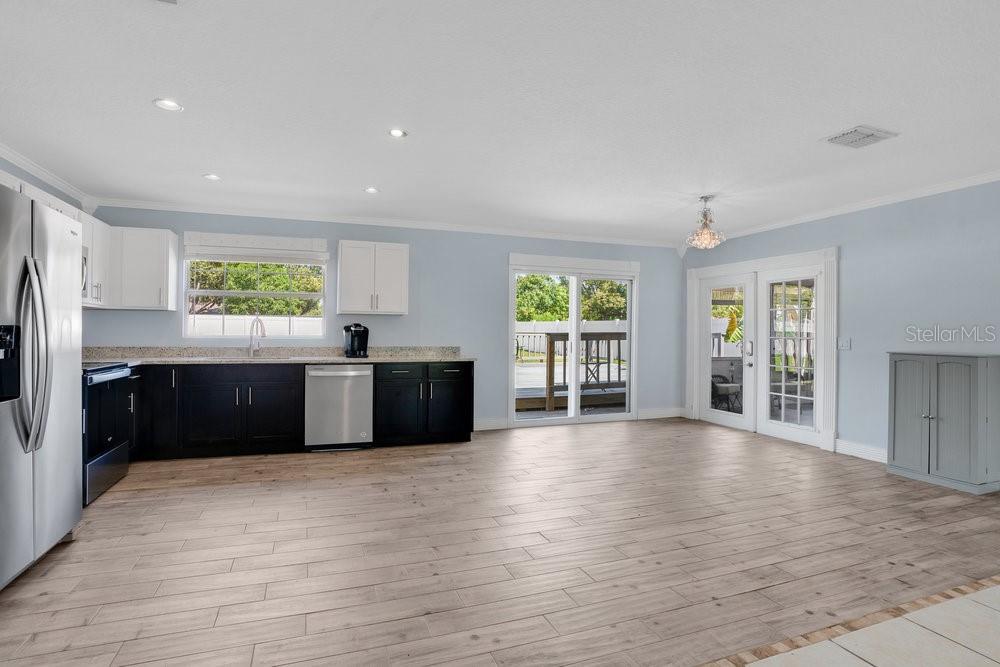 Image 6 of 24 For 950 Gatewood Court Ne