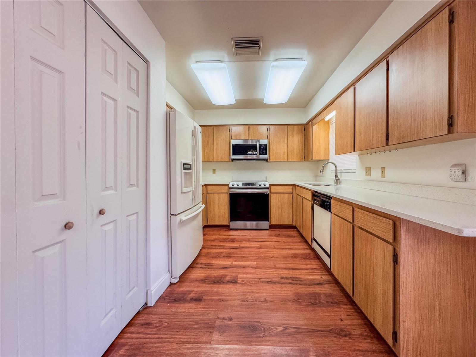 Image 11 of 42 For 1742 Willa Circle