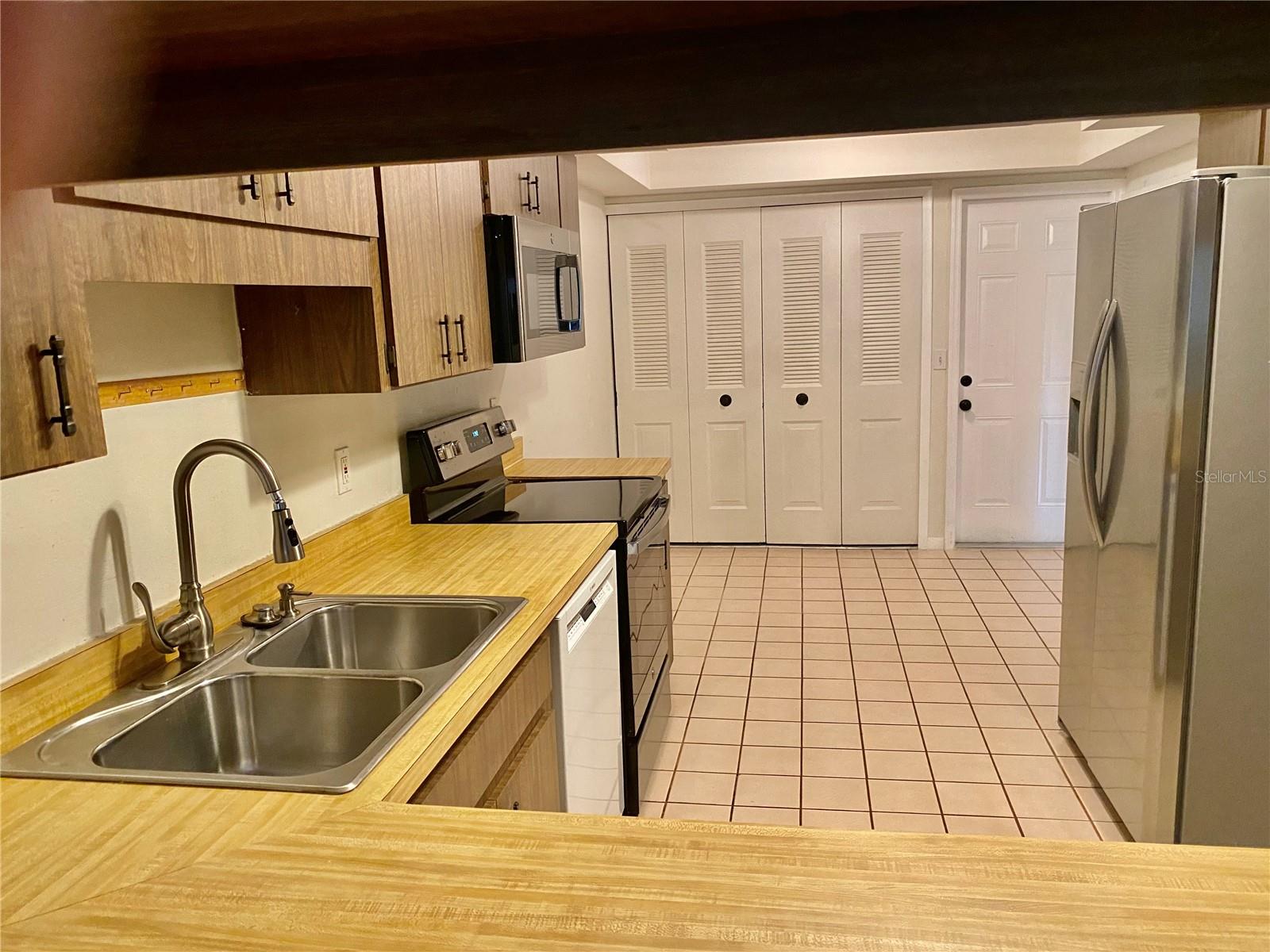 Image 5 of 24 For 650 Woodridge Drive