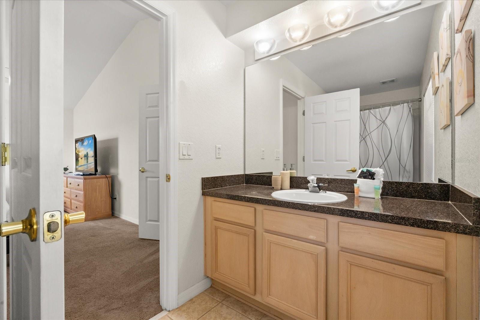 Image 19 of 38 For 526 Windsor Place