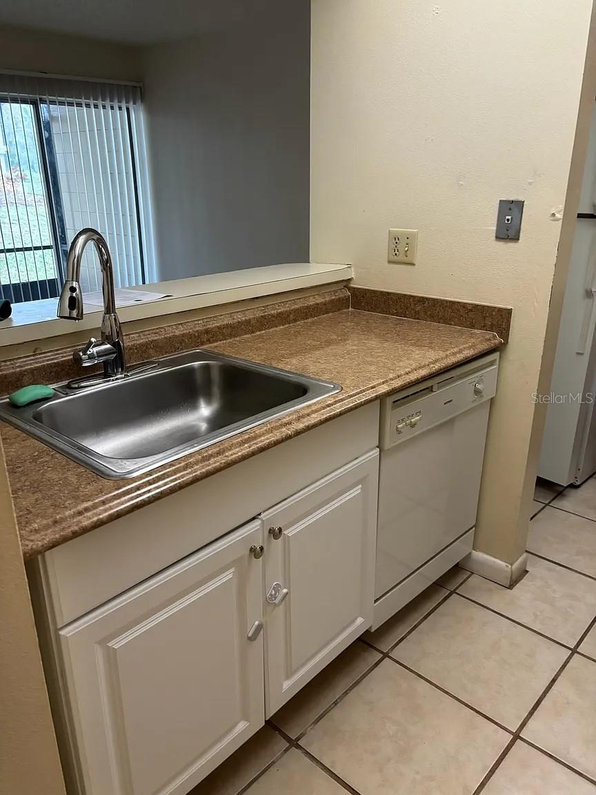 Image 4 of 12 For 130 Jasmine Woods Court 1c