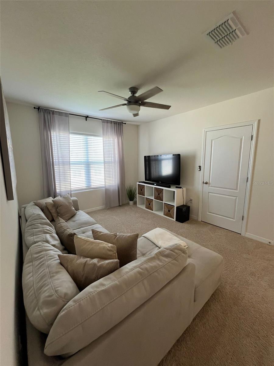 Image 18 of 38 For 5585 Winona Drive