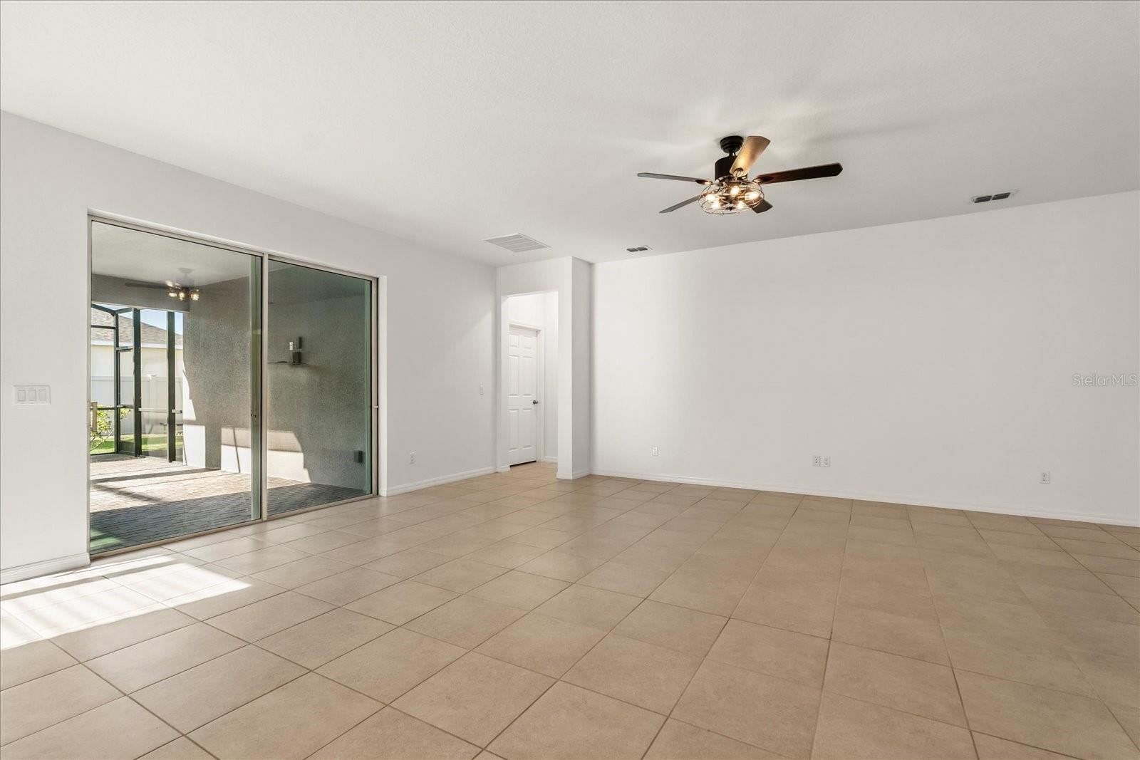 Image 12 of 38 For 3925 Green Sabal Drive