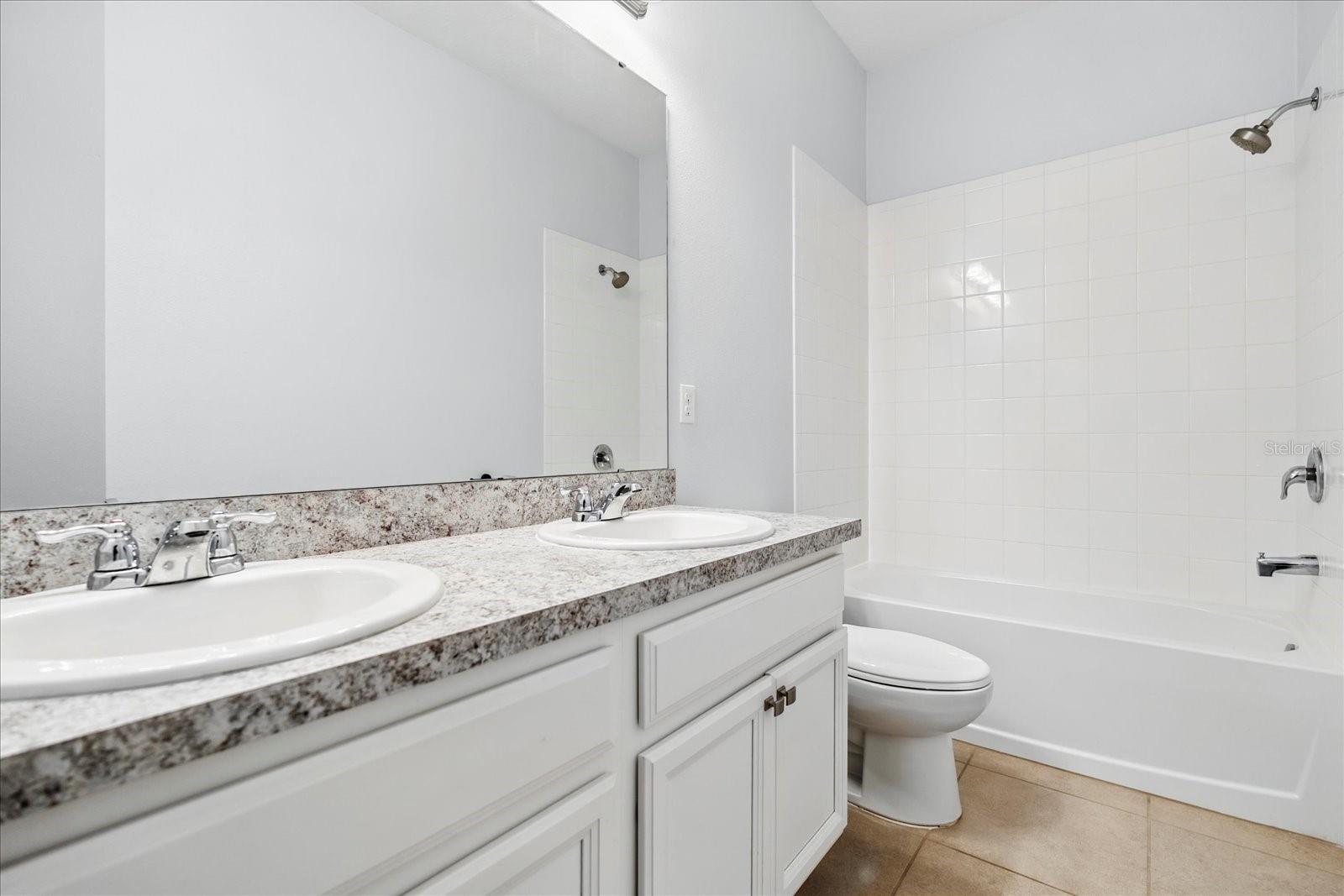 Image 18 of 38 For 3925 Green Sabal Drive