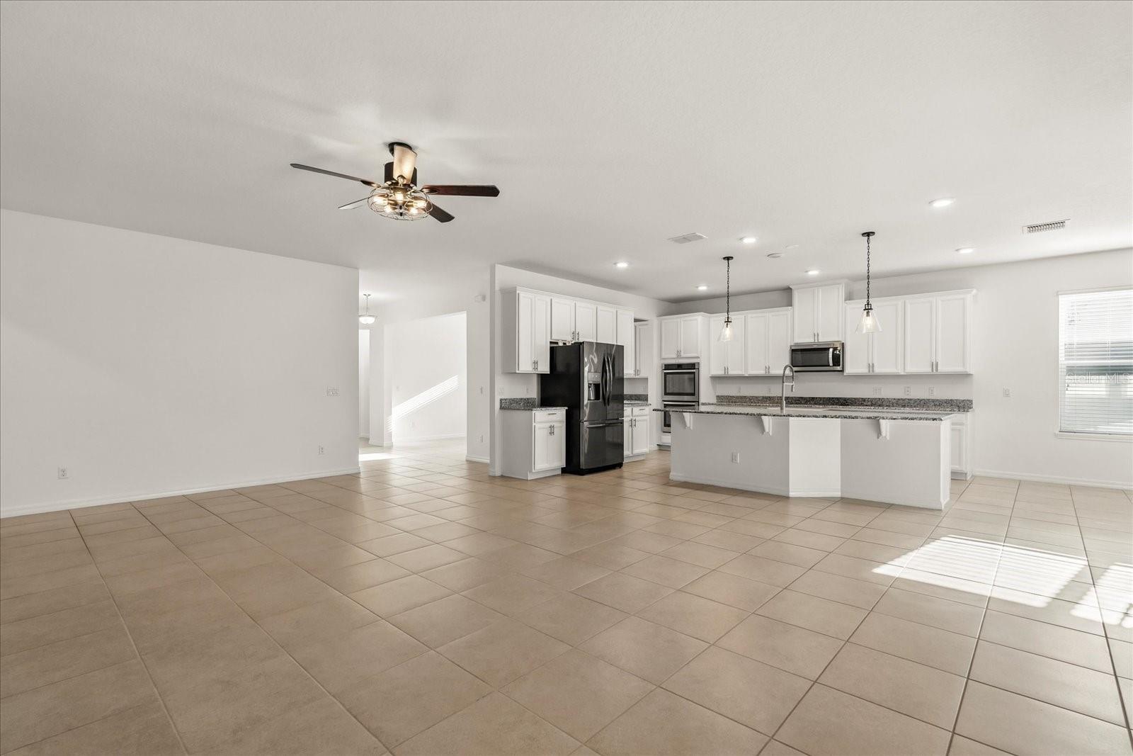 Image 4 of 38 For 3925 Green Sabal Drive