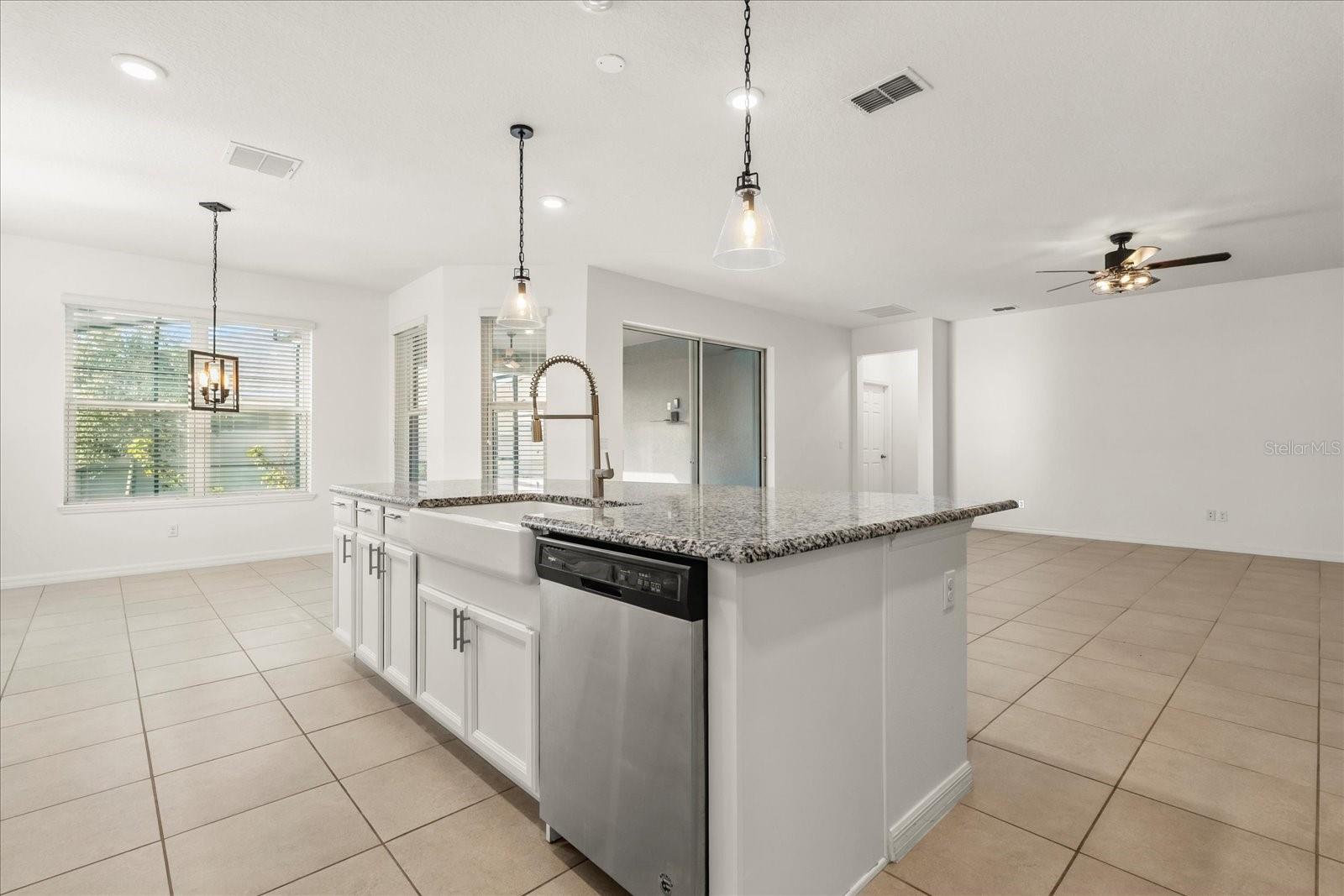 Image 8 of 38 For 3925 Green Sabal Drive