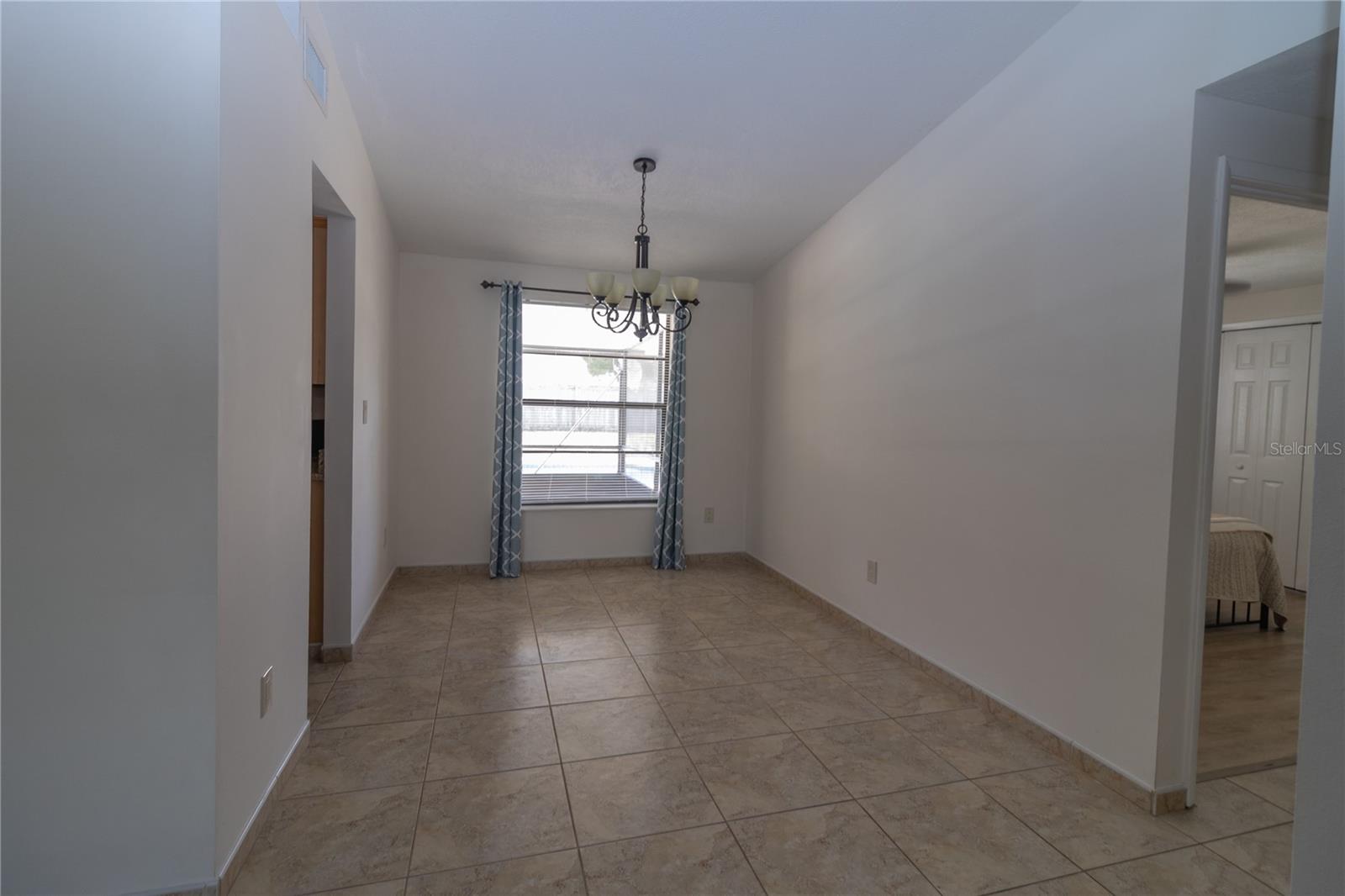 Image 21 of 28 For 5547 Garden Grove Circle