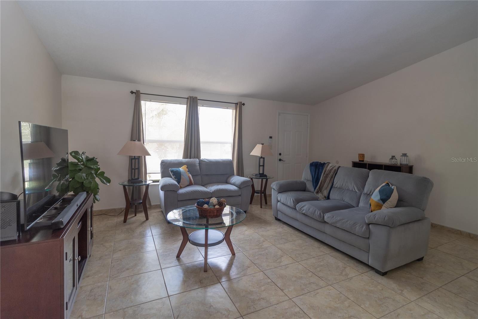 Image 23 of 28 For 5547 Garden Grove Circle