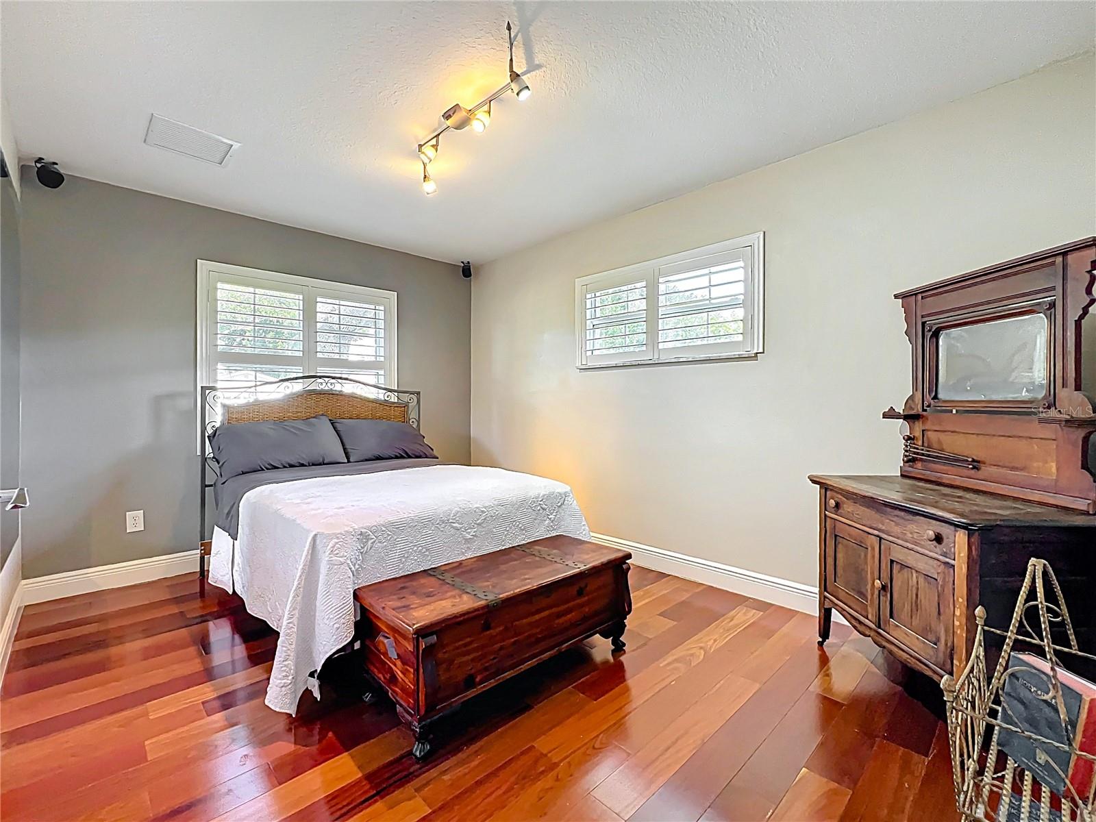 Image 41 of 96 For 5127 Leeward Way
