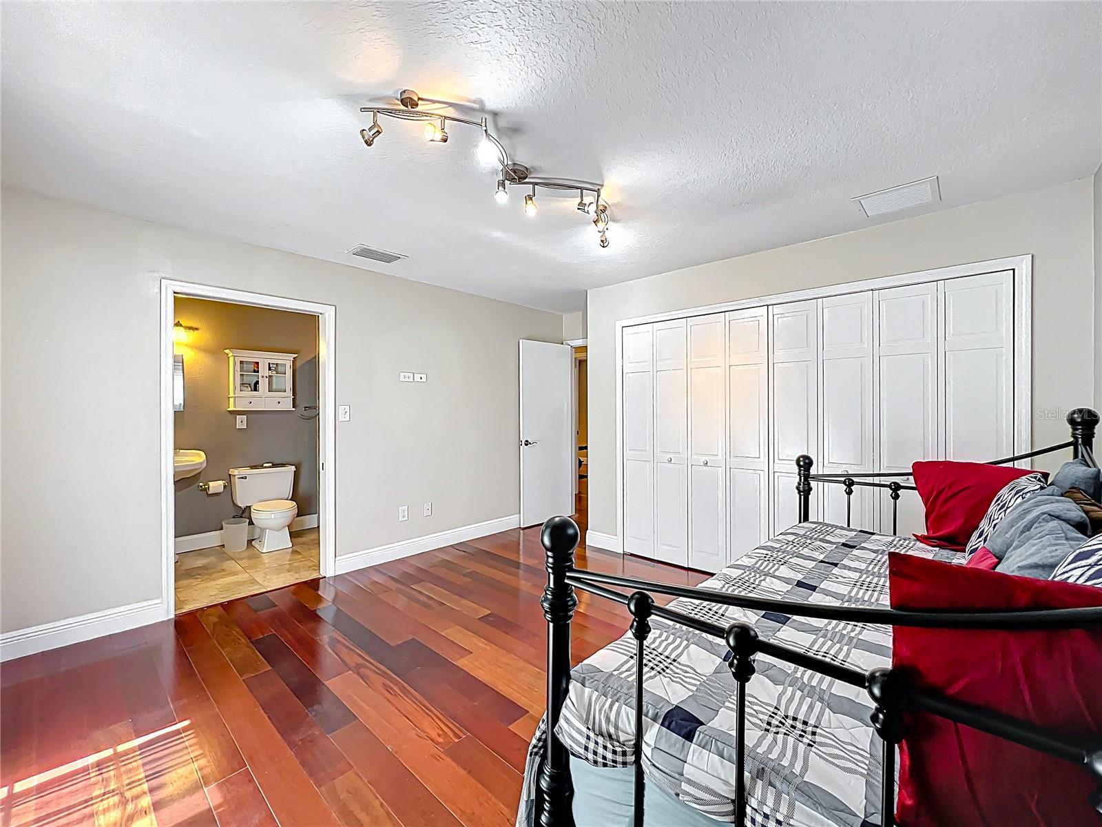 Image 45 of 96 For 5127 Leeward Way