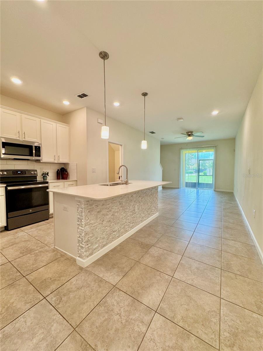 Image 5 of 19 For 9825 Red Eagle Drive