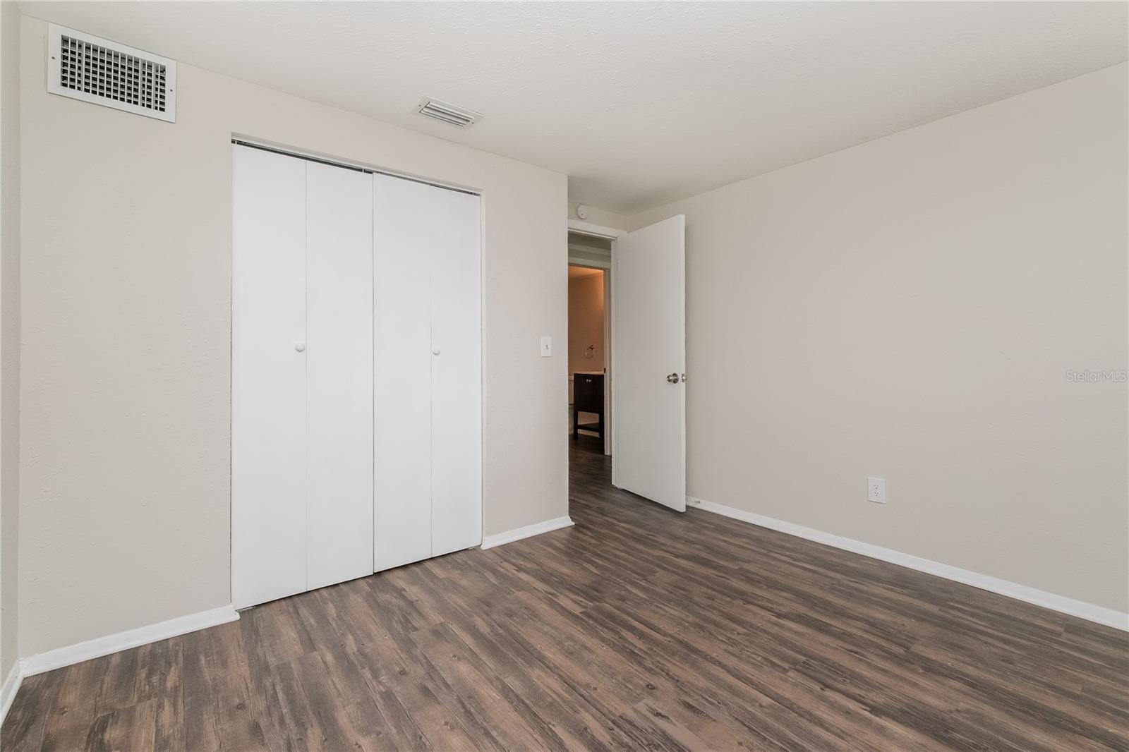 Image 17 of 33 For 6426 Eden Lane